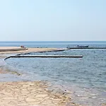 Apartment With Swimming Pool - 24680