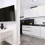 Apartment With Swimming Pool - 24680 *