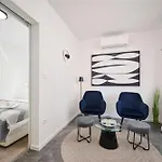Apartament With Swimming Pool - 24680 *
