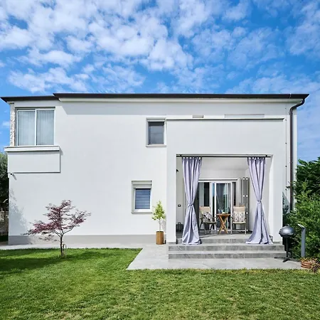 Daire With Swimming Pool - 24680