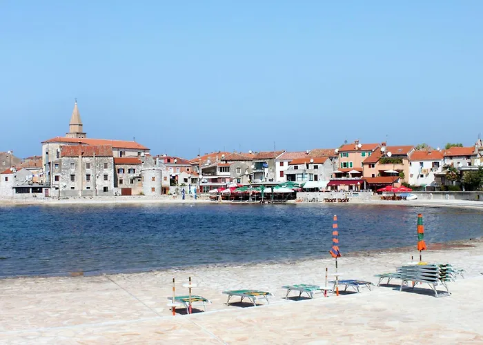 With Swimming Pool - 24680 * Umag