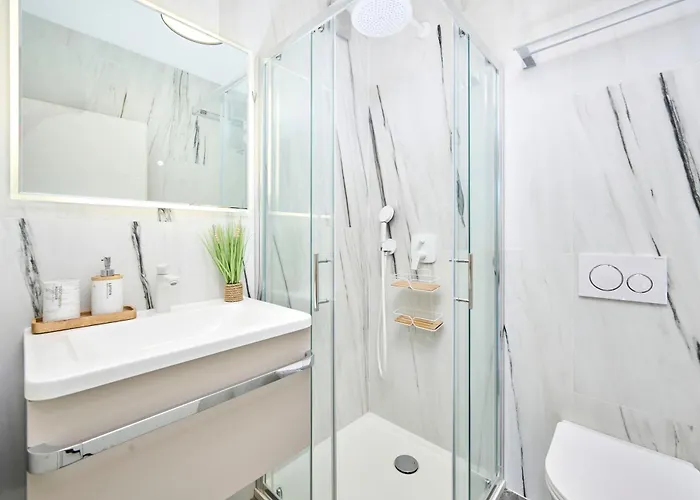 Apartman With Swimming Pool - 24680 *