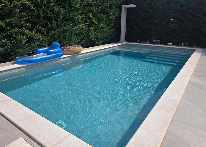 With Swimming Pool - 24680 * Umag